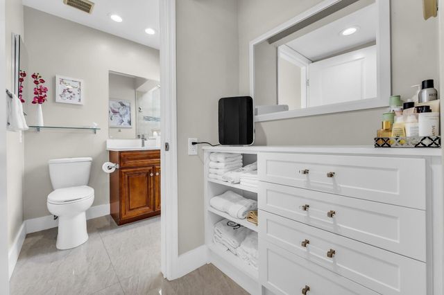 994 NW 93rd Avenue, Plantation, FL 33324