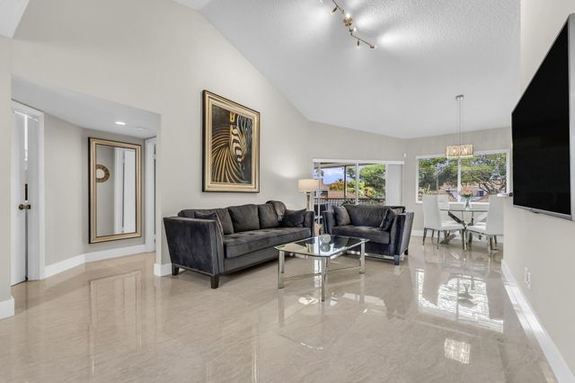 994 NW 93rd Avenue, Plantation, FL 33324