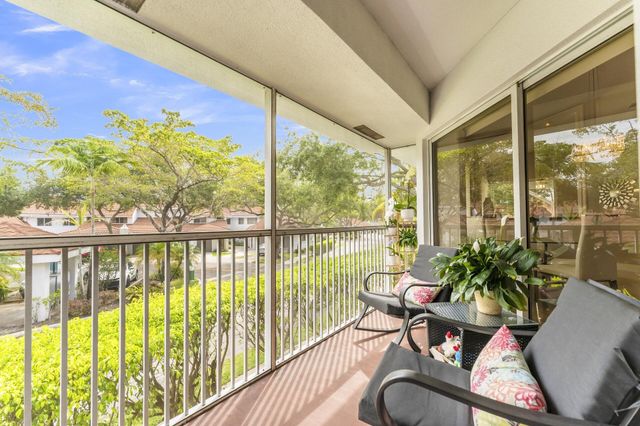 994 NW 93rd Avenue, Plantation, FL 33324