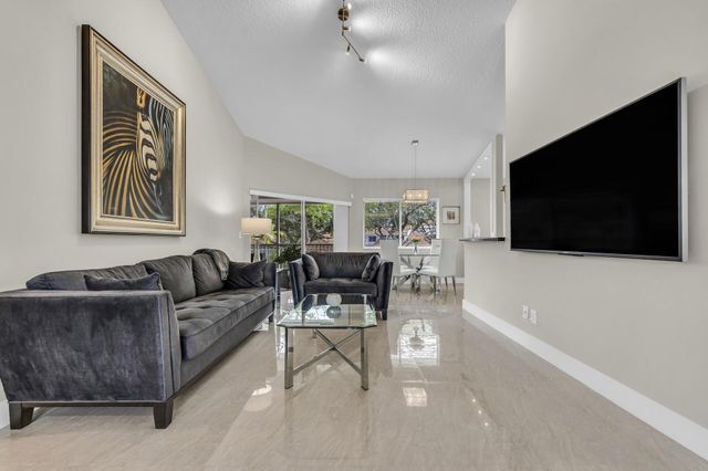 994 NW 93rd Avenue, Plantation, FL 33324