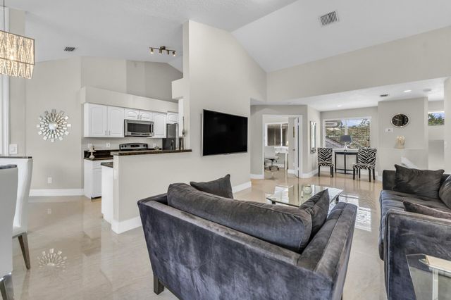 994 NW 93rd Avenue, Plantation, FL 33324