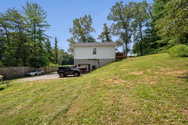 795 Lowery Ln, Mcminnville, TN 37110