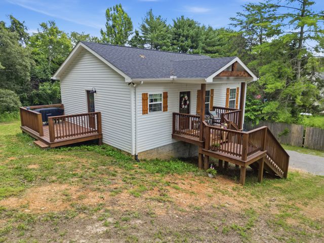 795 Lowery Ln, Mcminnville, TN 37110