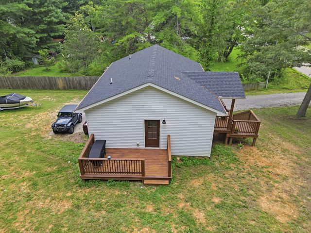 795 Lowery Ln, Mcminnville, TN 37110