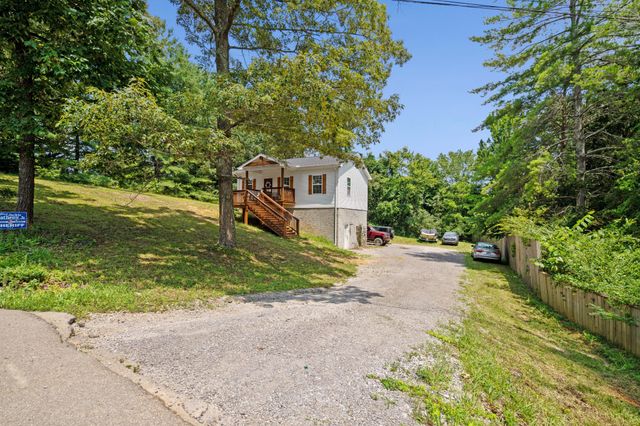 795 Lowery Ln, Mcminnville, TN 37110