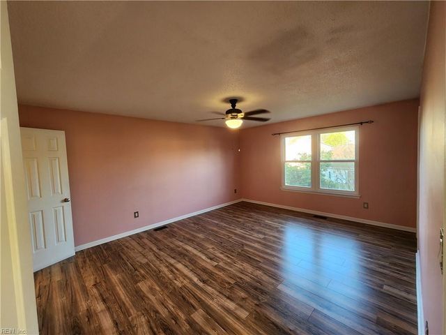 1654 Darrow ST, Virginia Beach, VA 23456