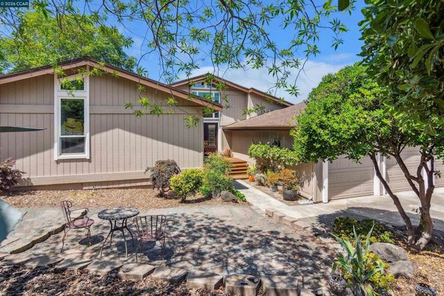 1181 Blue Lake Way, Concord, CA 94521