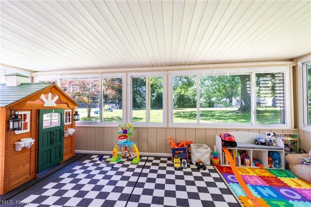 26915 Adele Lane, Olmsted Twp, OH 44138
