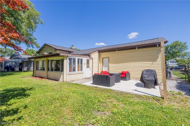 26915 Adele Lane, Olmsted Twp, OH 44138