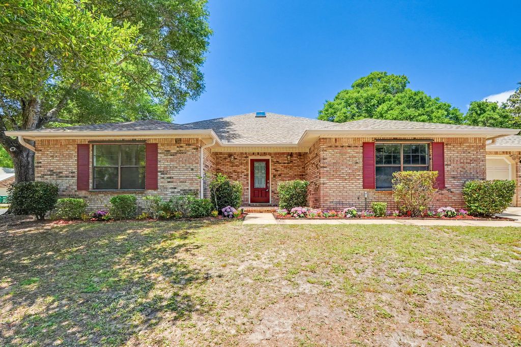 109 Oak Shores Drive, Niceville, FL 32578