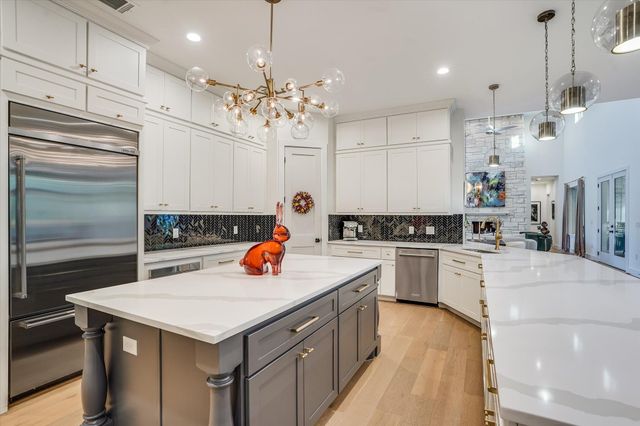 1379 Bunker Ranch BLVD, Dripping Springs, TX 78620