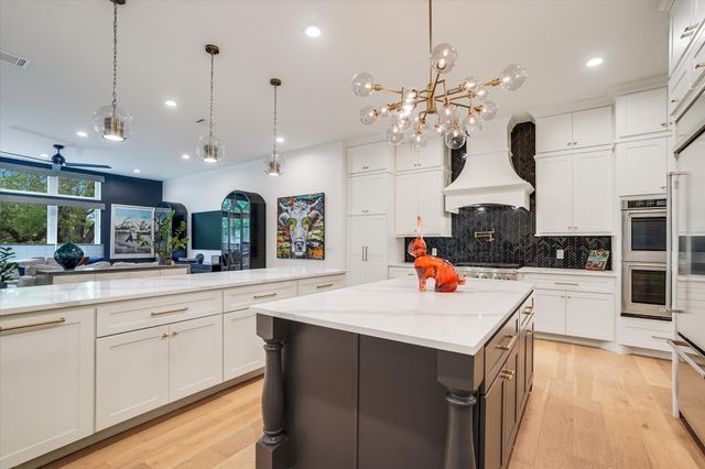 1379 Bunker Ranch BLVD, Dripping Springs, TX 78620