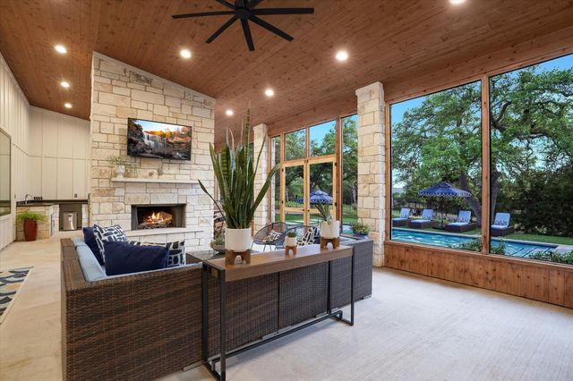 1379 Bunker Ranch BLVD, Dripping Springs, TX 78620