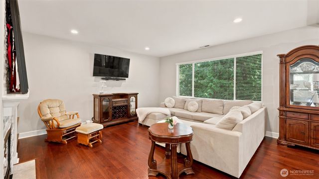 6706 Elaine Avenue SE, Auburn, WA 98092