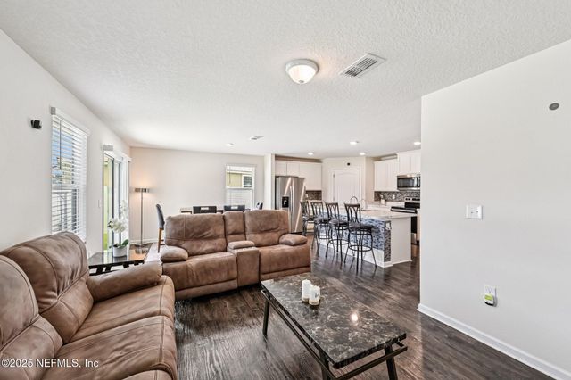 4430 WARM SPRINGS Way, Middleburg, FL 32068