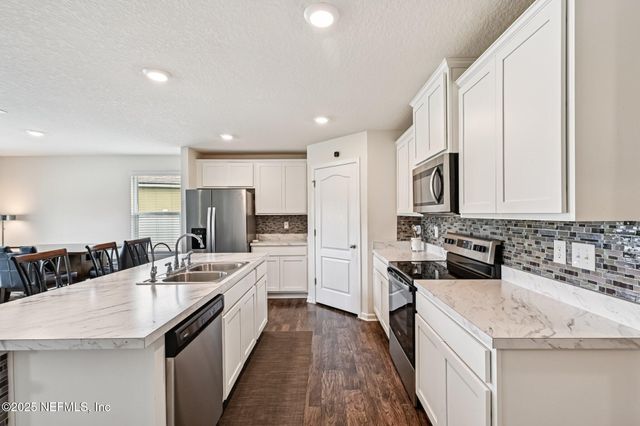 4430 WARM SPRINGS Way, Middleburg, FL 32068