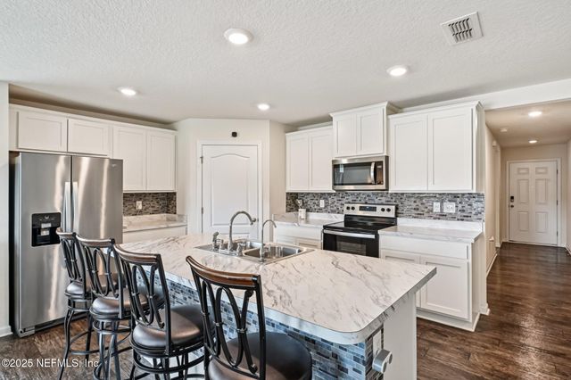 4430 WARM SPRINGS Way, Middleburg, FL 32068