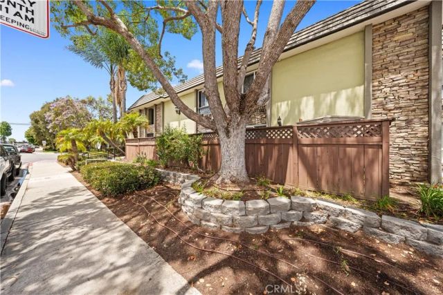 6602 Beadnell Way 22, San Diego, CA 92117