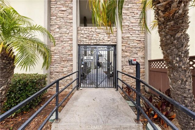 6602 Beadnell Way 22, San Diego, CA 92117