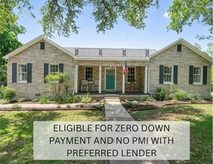1922 W Lake DR, Taylor, TX 76574