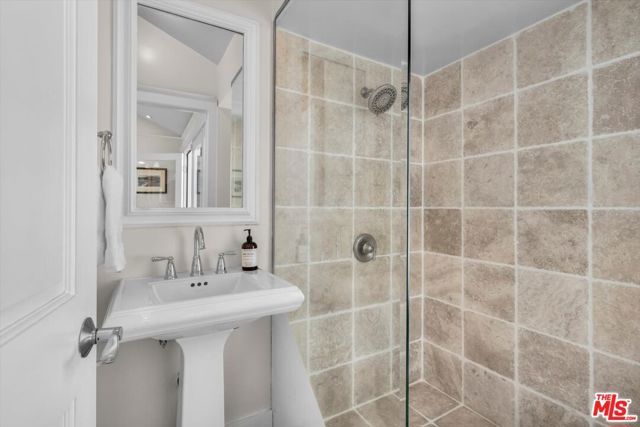 7719 Norton Avenue, West Hollywood, CA 90046