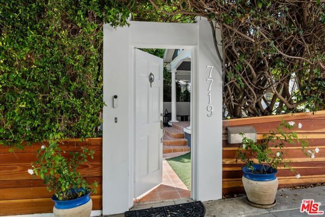 7719 Norton Avenue, West Hollywood, CA 90046
