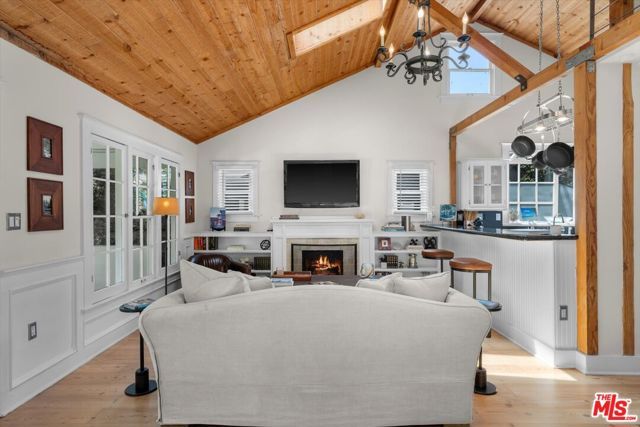 7719 Norton Avenue, West Hollywood, CA 90046