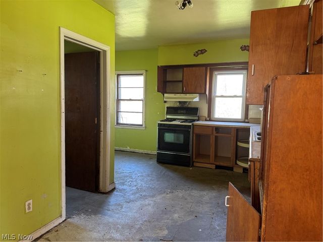 26958 Schady Road, Olmsted Twp, OH 44138