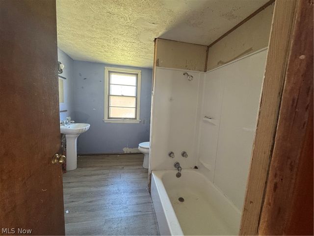 26958 Schady Road, Olmsted Twp, OH 44138