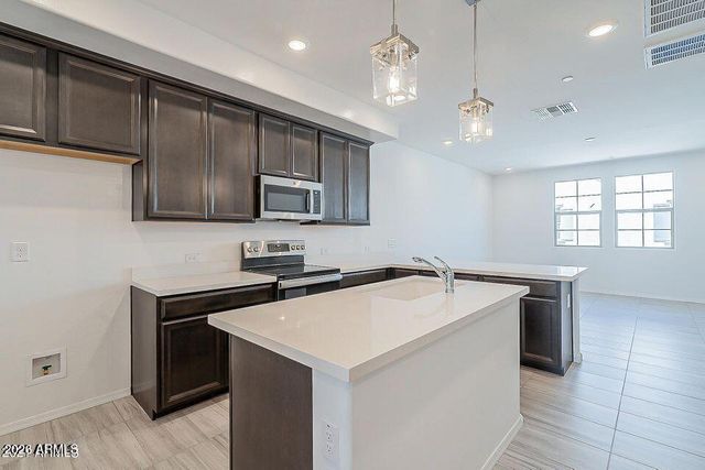 2669 S PEPPERTREE Drive 106, Gilbert, AZ 85295