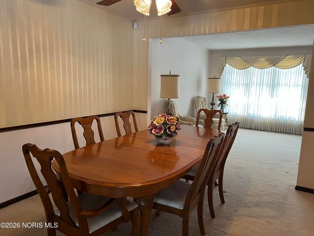 2079 Cherrylawn Drive, Toledo, OH 43614