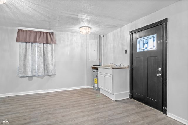 31 N Forest Avenue, Indianapolis, IN 46201