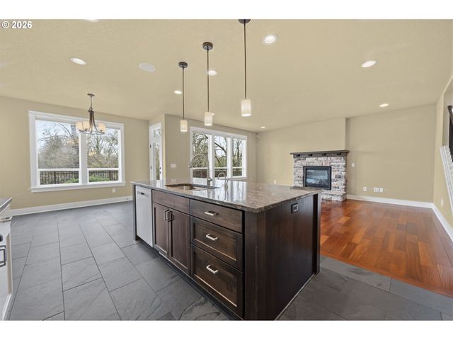 1930 STERLING PARK Pl, Eugene, OR 97408