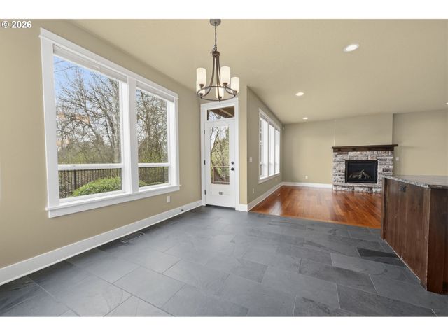 1930 STERLING PARK Pl, Eugene, OR 97408