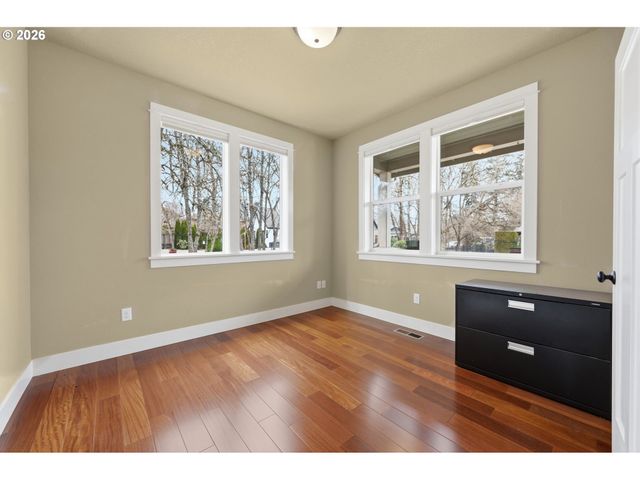 1930 STERLING PARK Pl, Eugene, OR 97408