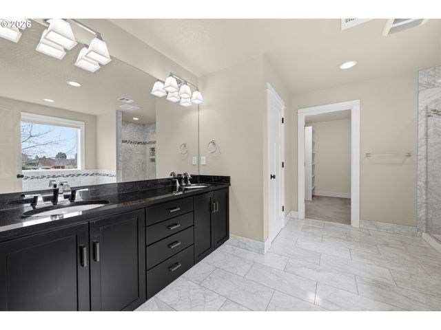 1930 STERLING PARK Pl, Eugene, OR 97408