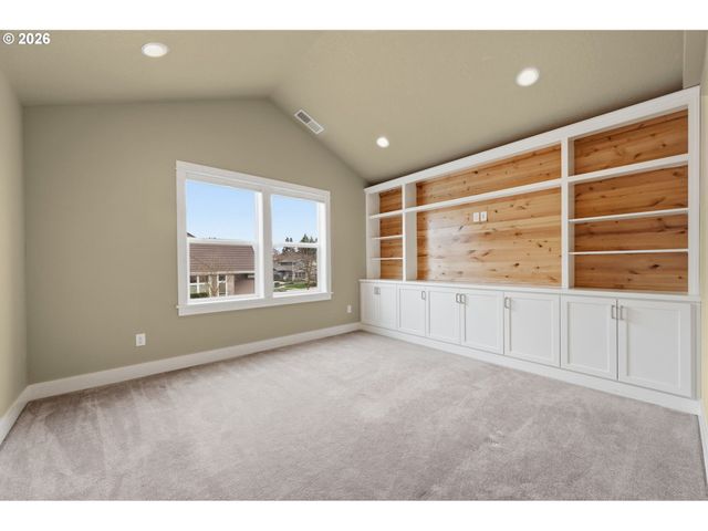 1930 STERLING PARK Pl, Eugene, OR 97408