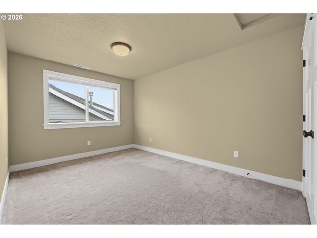 1930 STERLING PARK Pl, Eugene, OR 97408