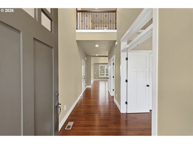 1930 STERLING PARK Pl, Eugene, OR 97408