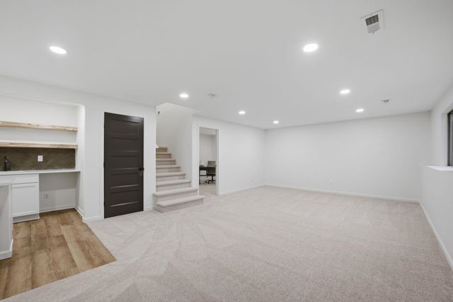 2639 N Woodridge, Wichita, KS 67226