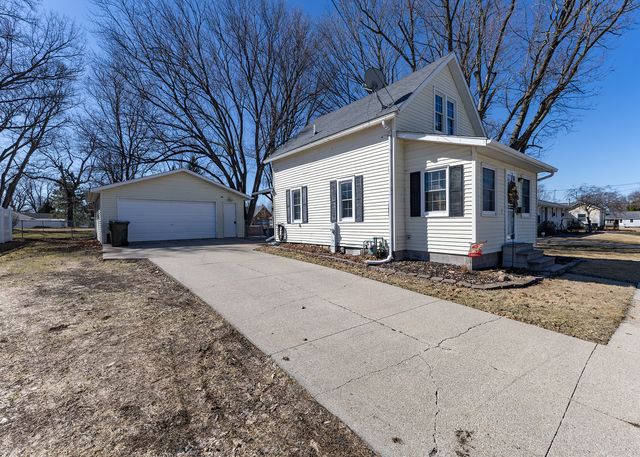 516 W Wells Street, Geneseo, IL 61254