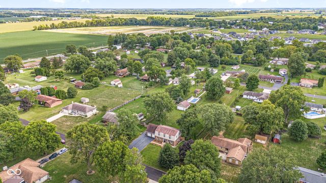 2203 Alexandria Drive, Greenfield, IN 46140