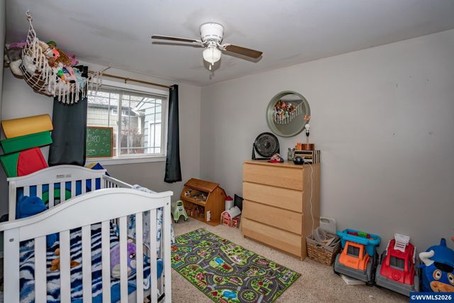 347 7th Av, Sweet Home, OR 97386