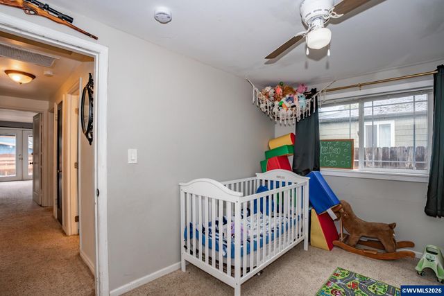 347 7th Av, Sweet Home, OR 97386