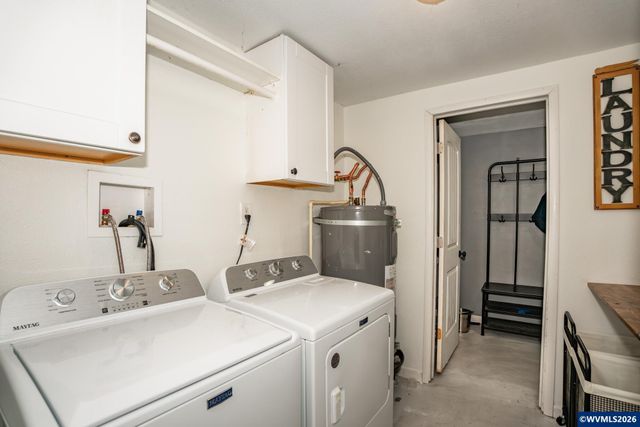 347 7th Av, Sweet Home, OR 97386