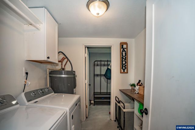 347 7th Av, Sweet Home, OR 97386