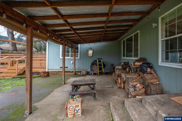 347 7th Av, Sweet Home, OR 97386