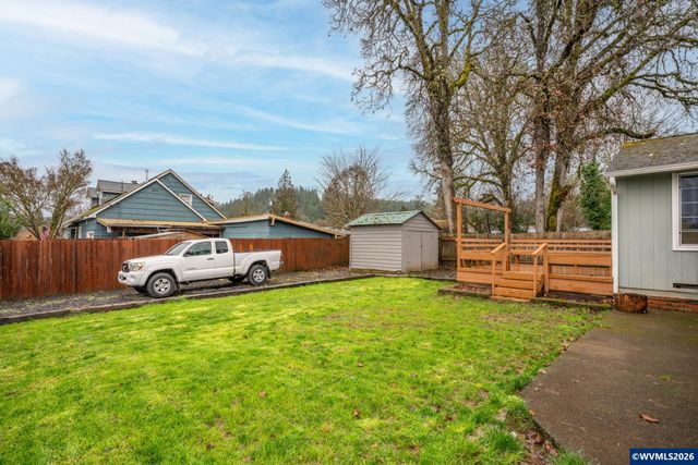347 7th Av, Sweet Home, OR 97386