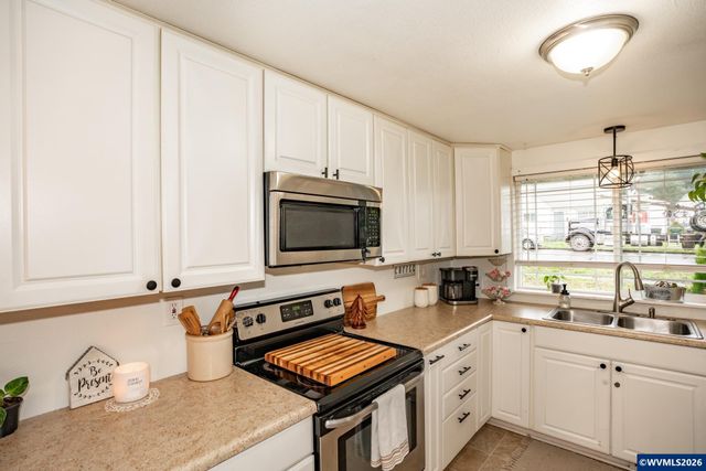 347 7th Av, Sweet Home, OR 97386