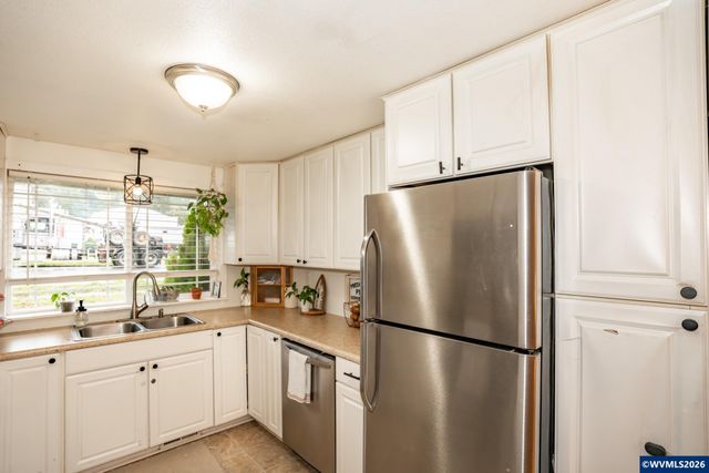 347 7th Av, Sweet Home, OR 97386